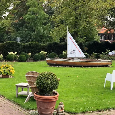 Greetsiel Am Hafen 