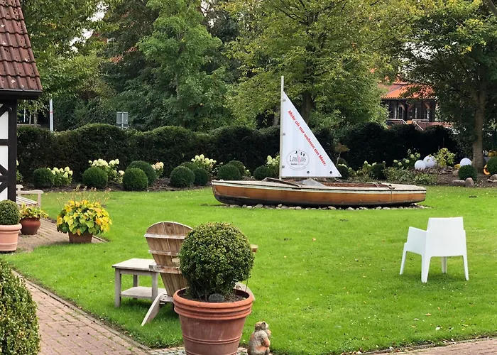 Greetsiel Am Hafen 